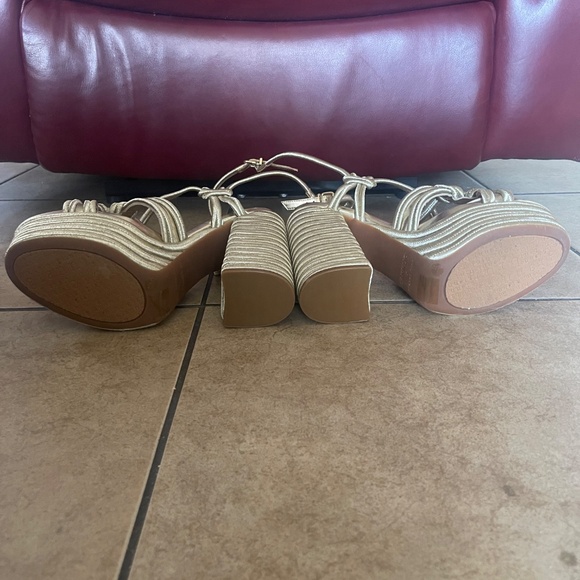 Dannijo Gianni Bini Gold Luchi Metallic Braided Platform Sandals 10M - Picture 8 of 11